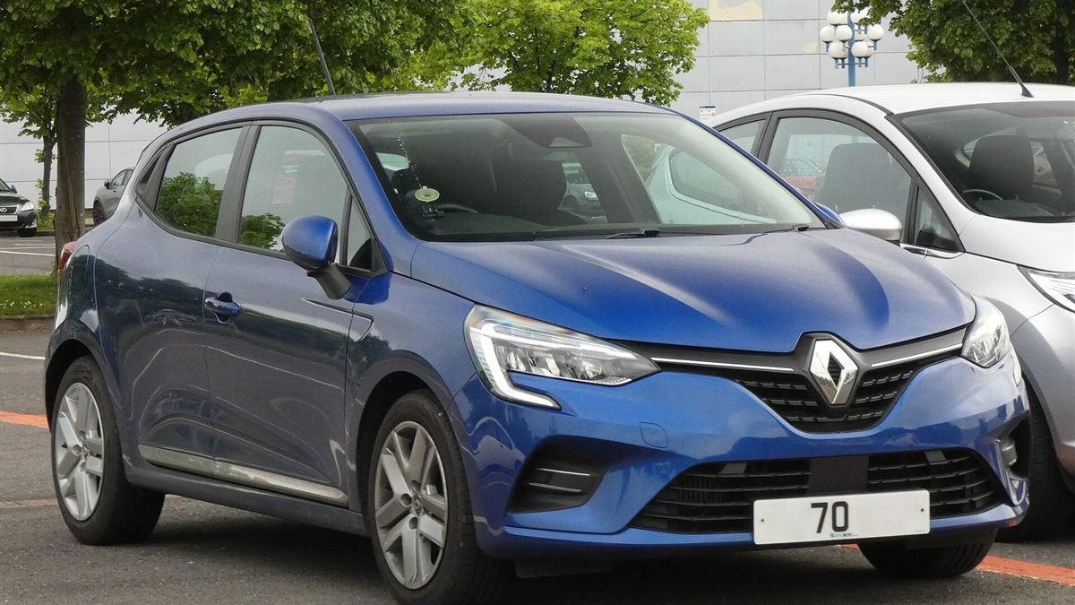 Renault Clio de quinta generación de color azul, vista frontal